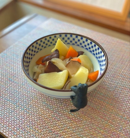 じゃがいもと人参、玉ねぎ、しいたけの煮物