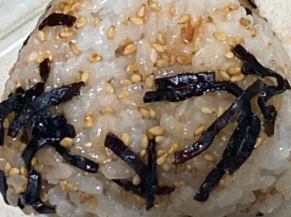 おにぎりアレンジ 塩昆布&白ごま