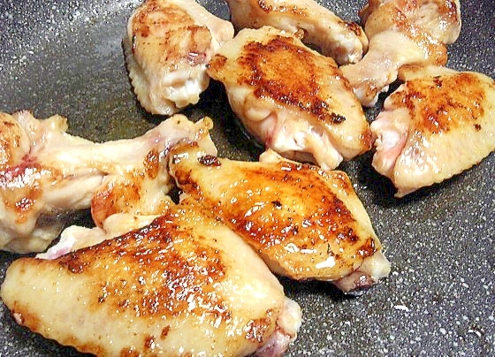 フライパンで焼くパリッと手羽先＆手羽元