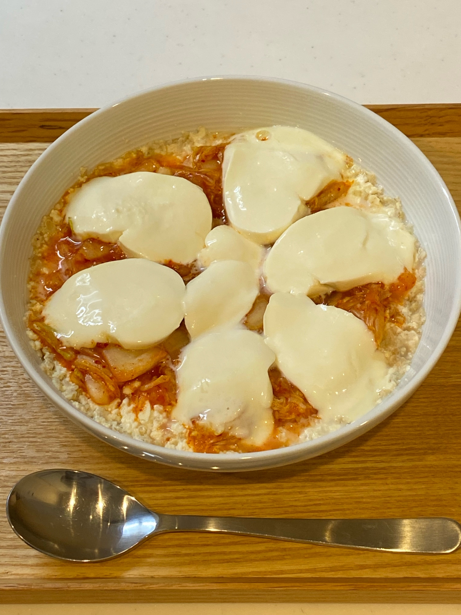 手抜きしたい日の★キムチとチーズの豆腐丼