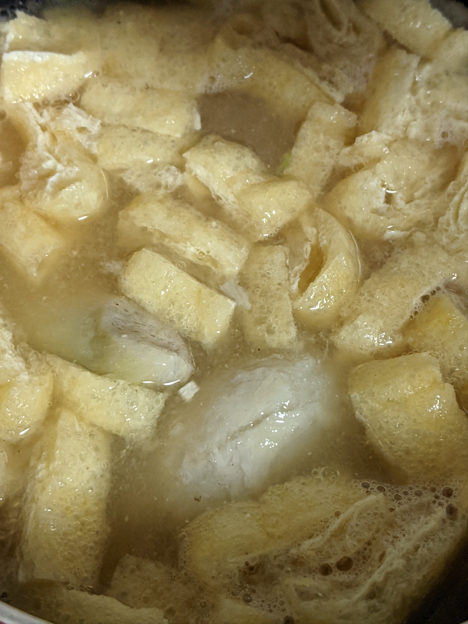 里芋と油揚げの味噌汁