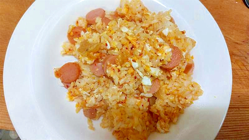 魚肉ソーセージ白菜キムチ卵チャーハン