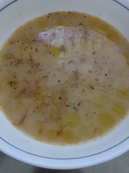 南瓜は食べてしまって煮汁だけで作りましたがオリーブオイルと黒胡椒がとても良い感じで身体が温まる美味しいスープになりました(*^^*)またリピします！
