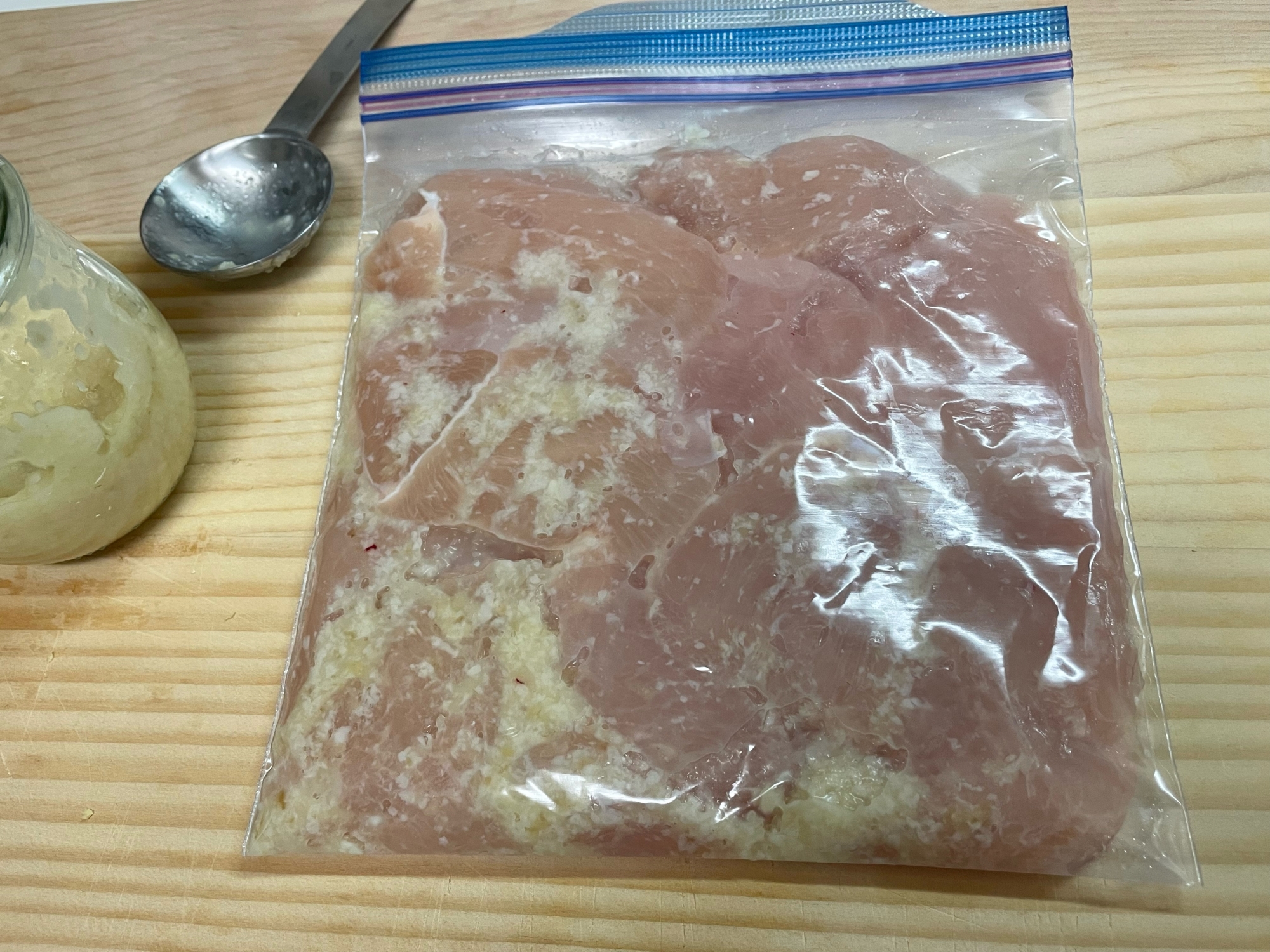 塩麹と生姜漬け鶏胸肉冷凍保存