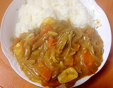 ゴロっとニンニクと舞茸と人参と玉ねぎのカレー