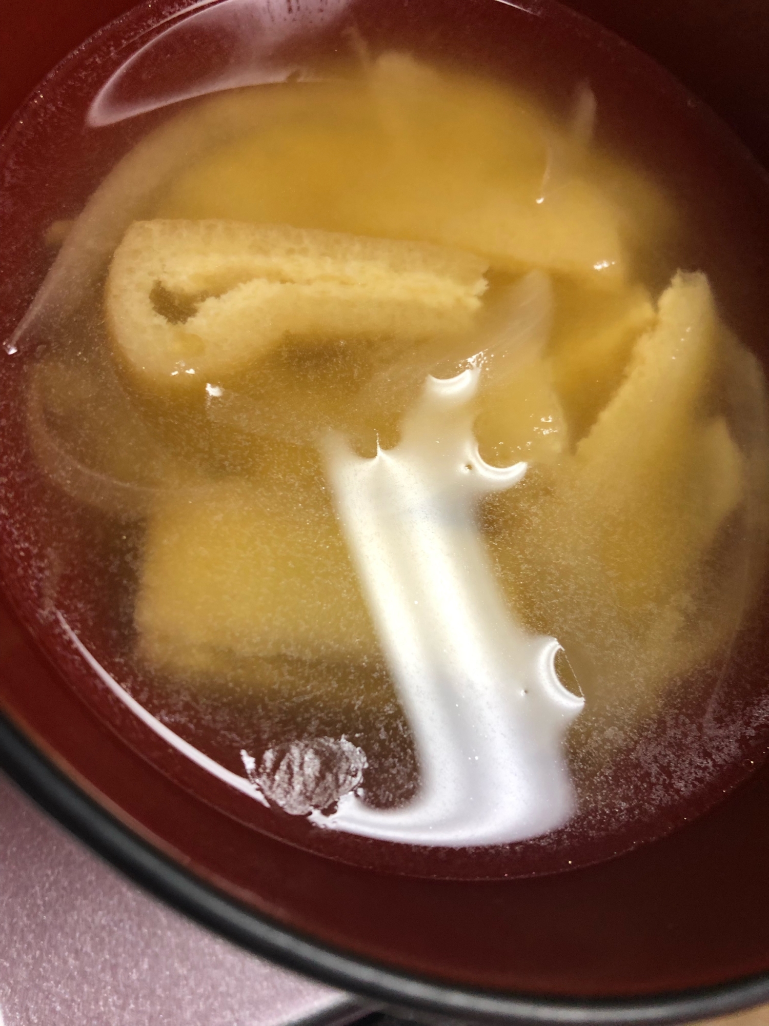 油揚げと玉ねぎのお味噌汁