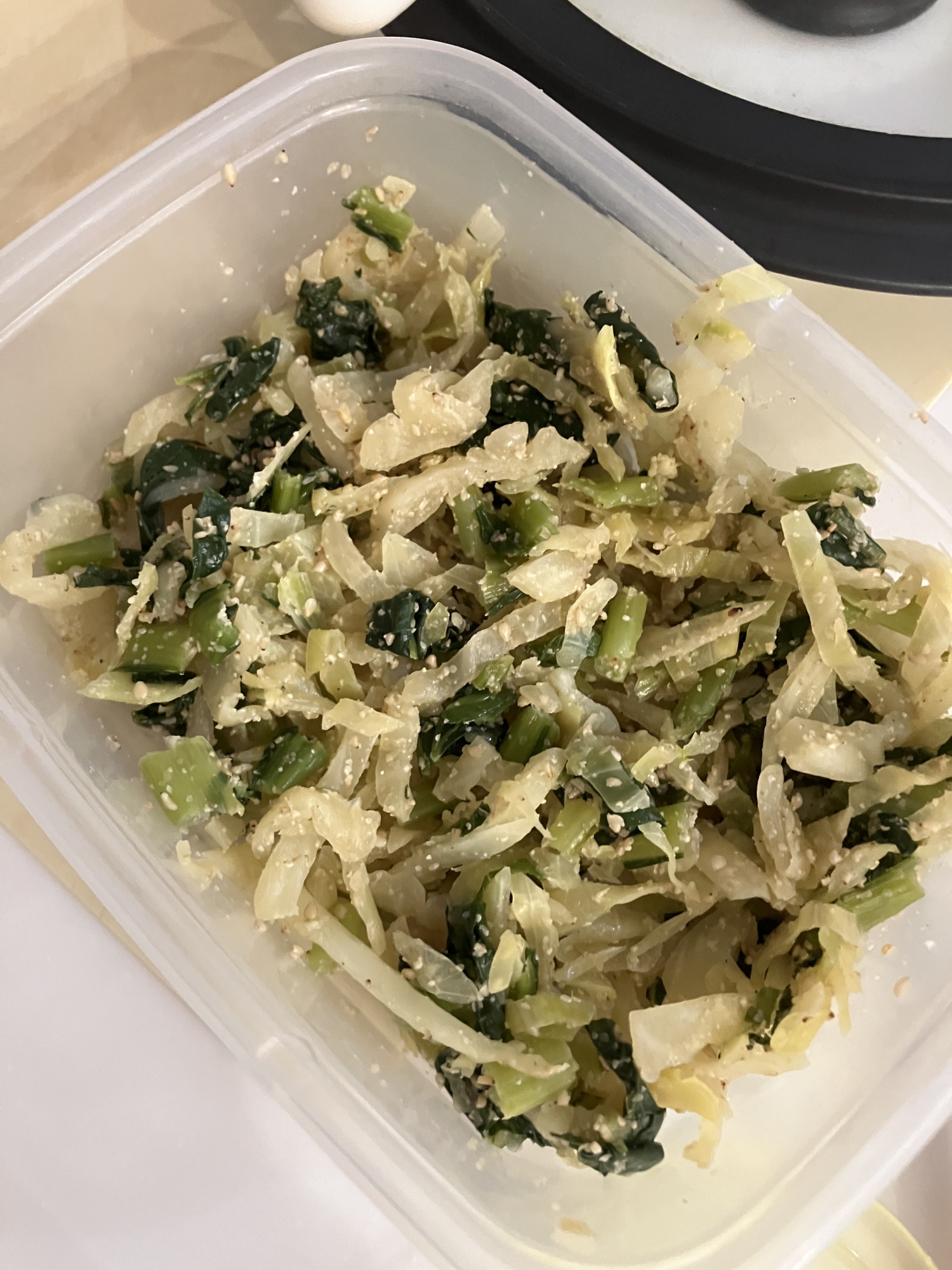 ほうれん草とキャベツ胡麻炒め