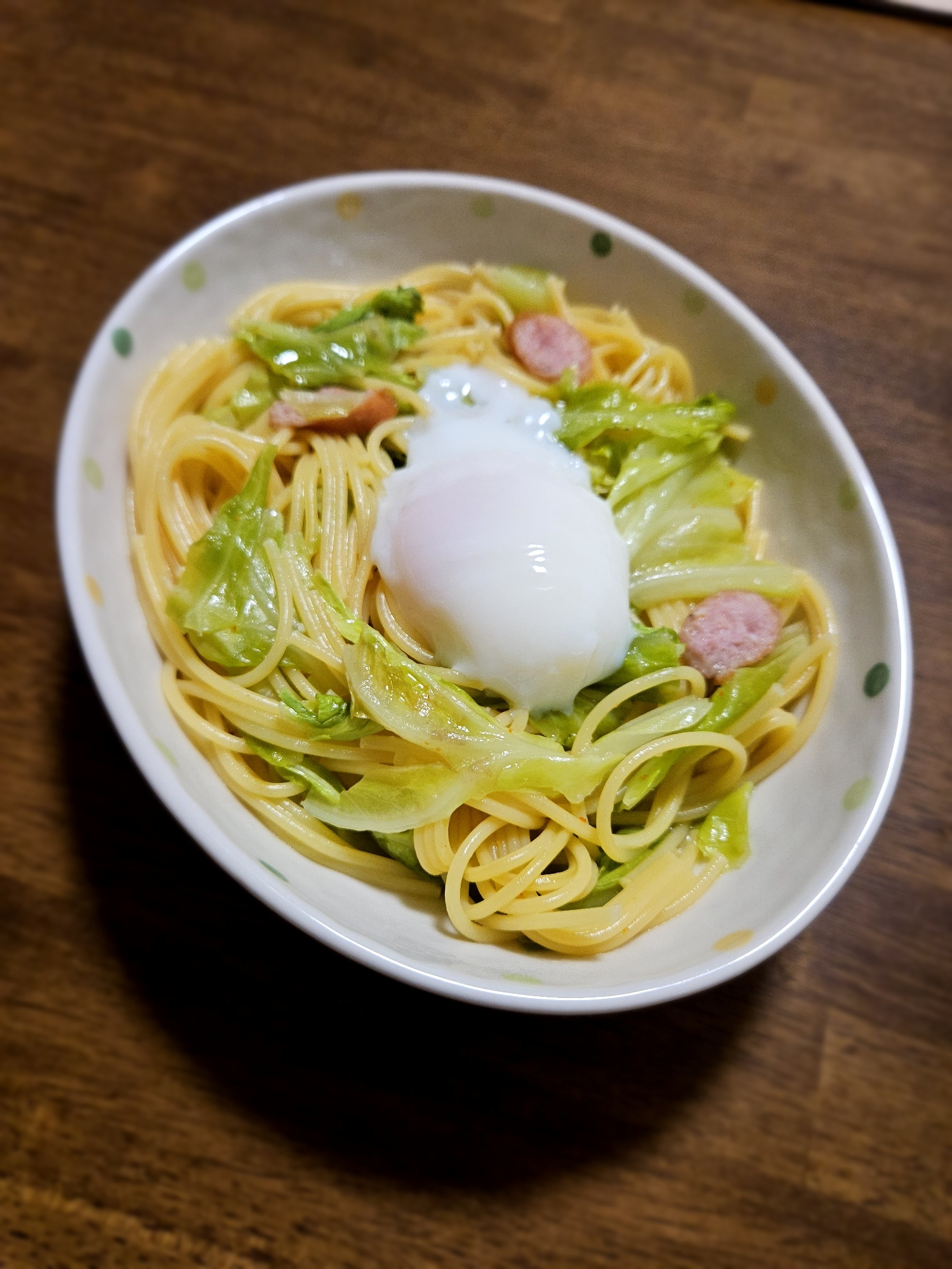 レンジで簡単きゃべつとウインナーのパスタ