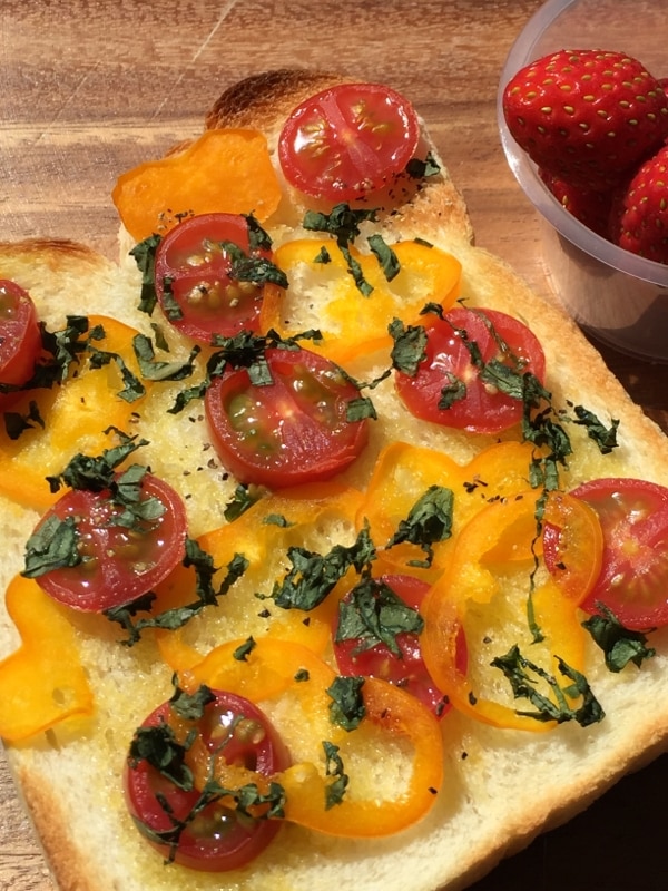 Tomato&paprika toast