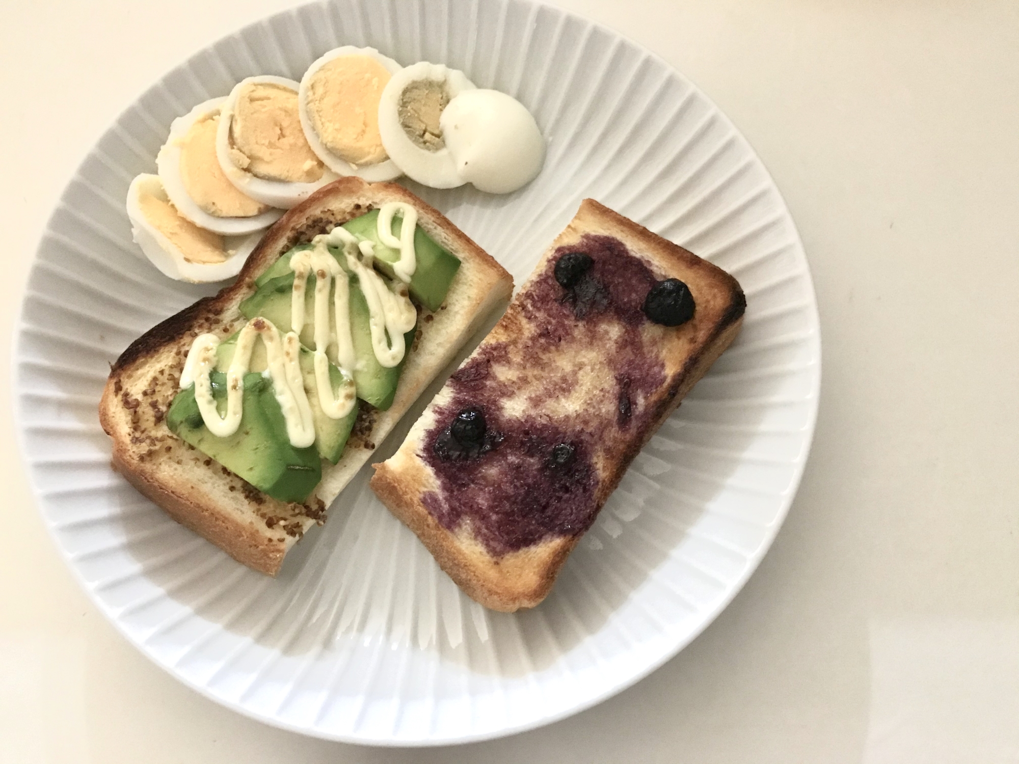 見た目カフェ風。簡単。2種の朝食パン。