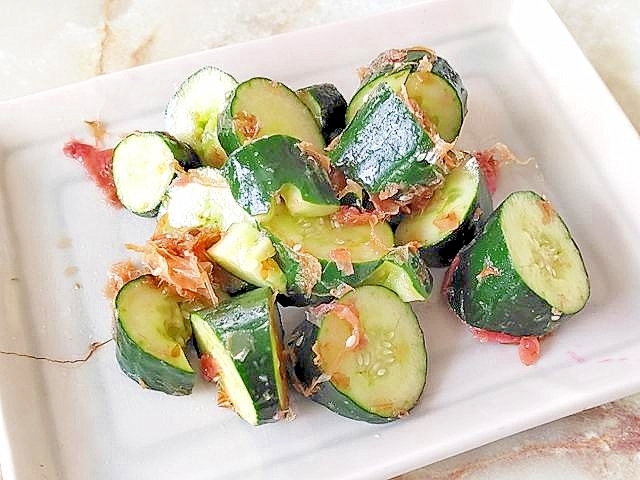 梅干しときゅうりで夏にもさっぱりと！梅キュー♪