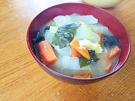 野菜の　具沢山みそ汁　たっぷりめ２人分