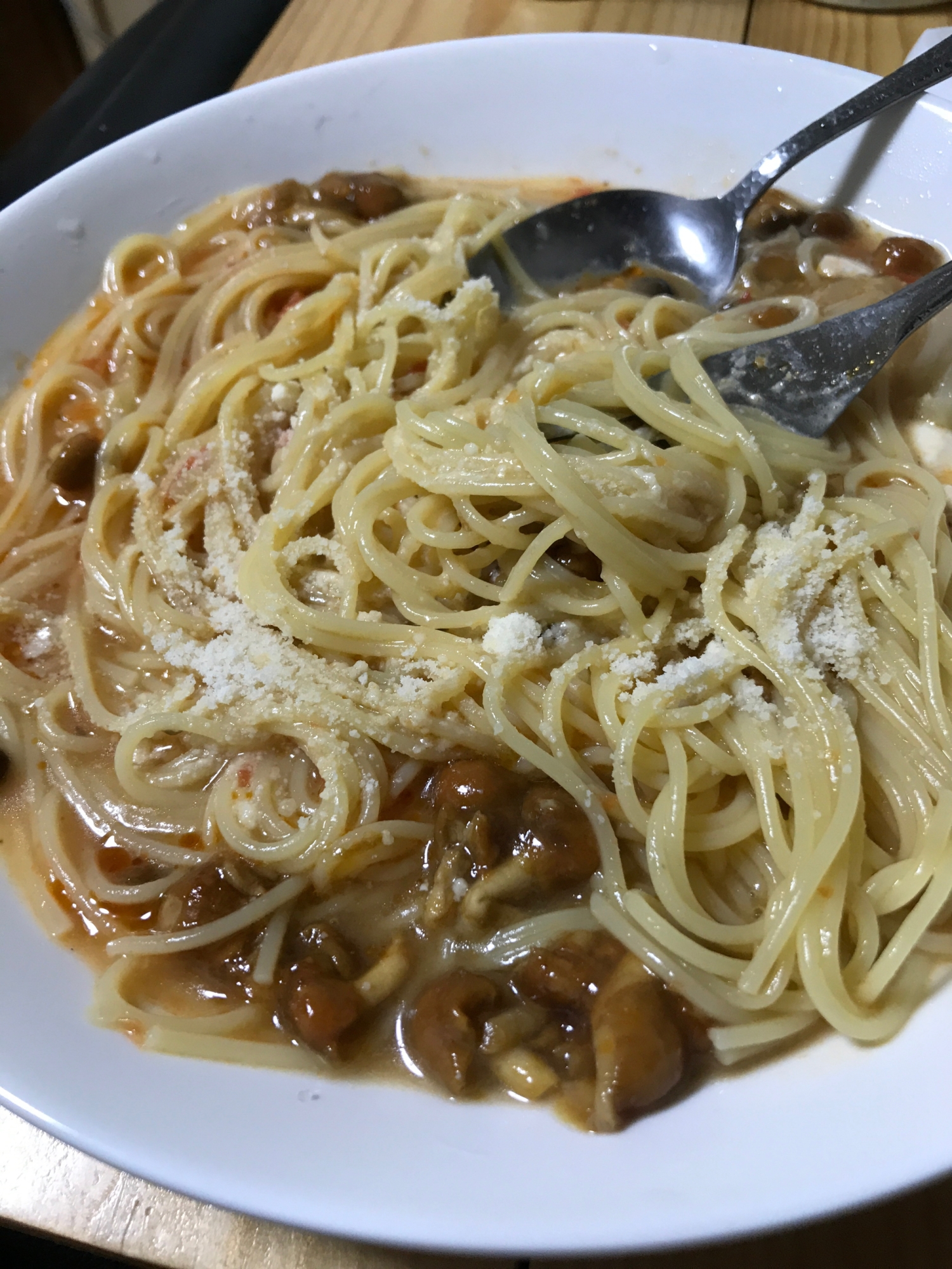 ナメコ、ピリ辛、パスタ