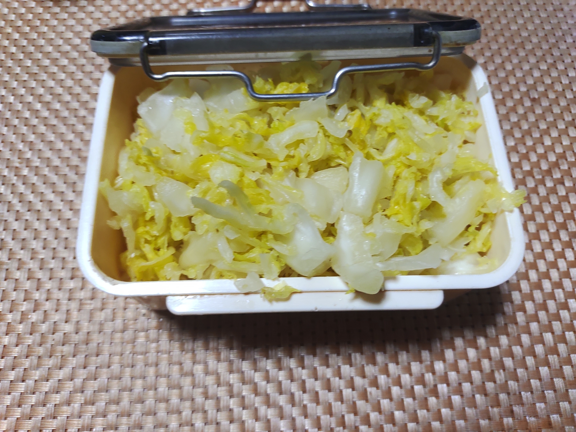 日持ちキャベツの塩もみ