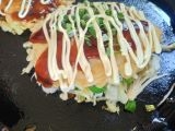 お好み焼きアレンジ♪からしマヨネーズと刻みネギ