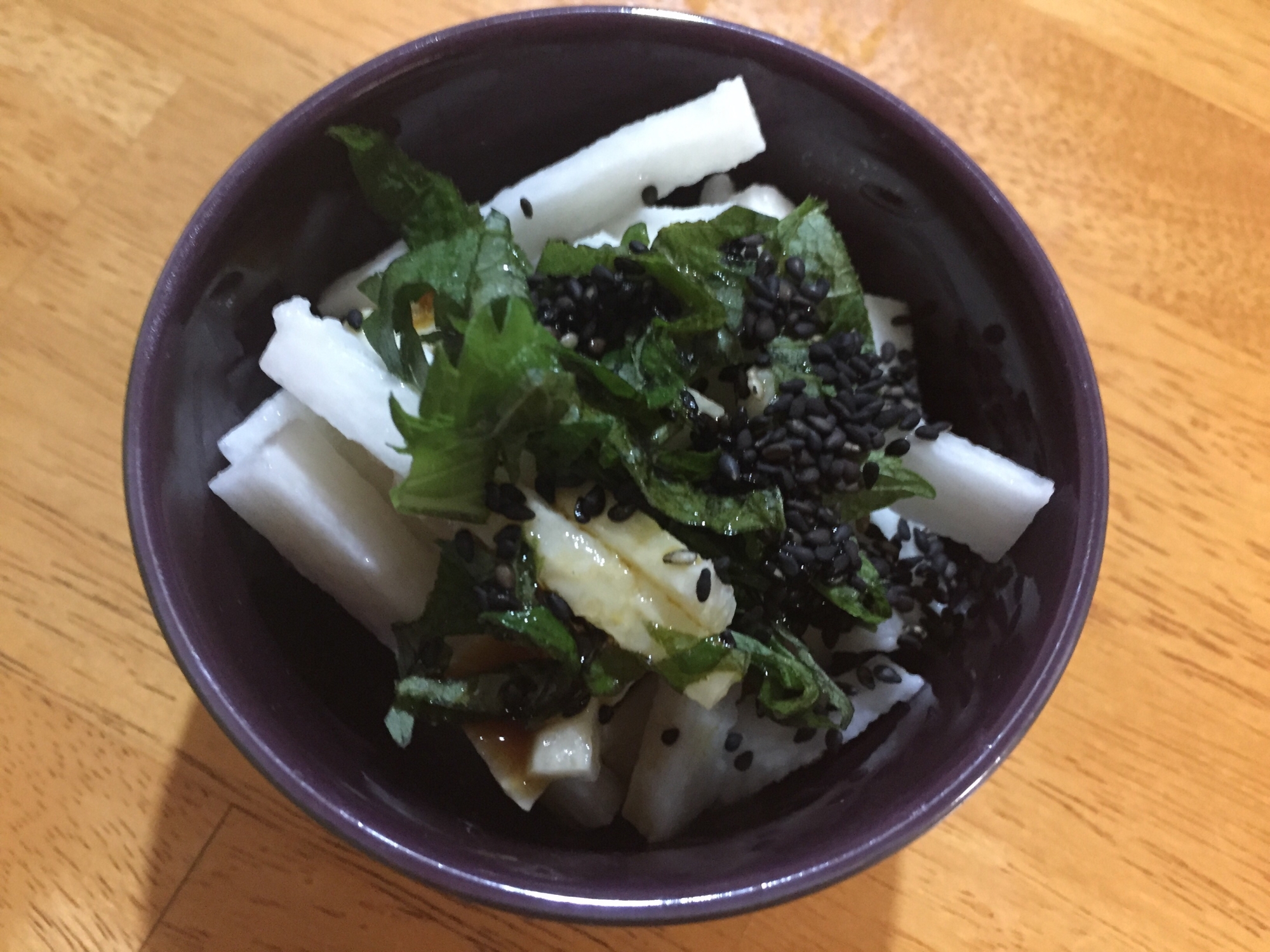 簡単でヘルシー 長芋と紫蘇のサラダ