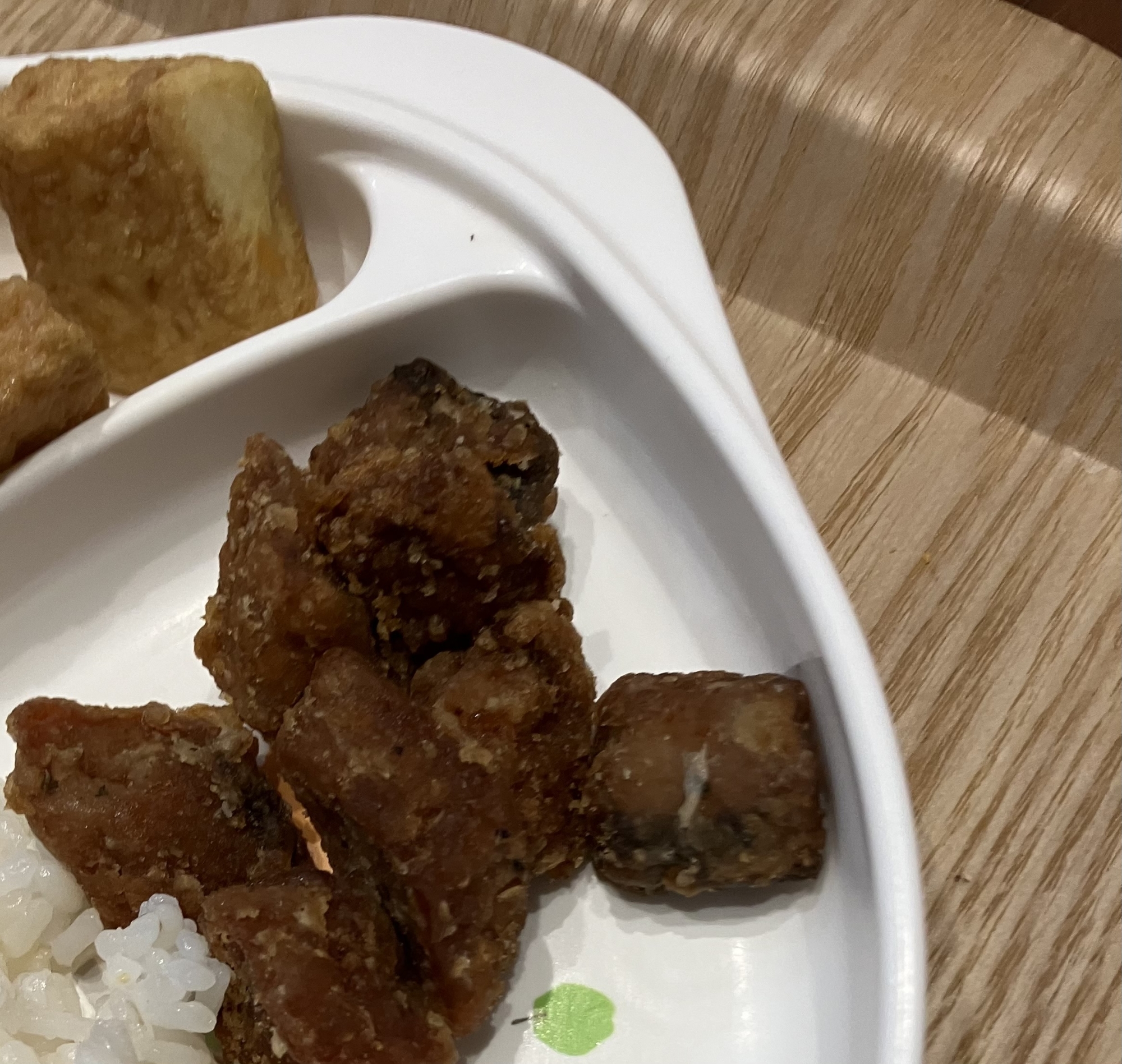 お弁当にまぐろ生姜揚げ