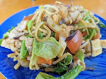 筍入り　ホットプレートで　野菜たっぷり　焼きそば