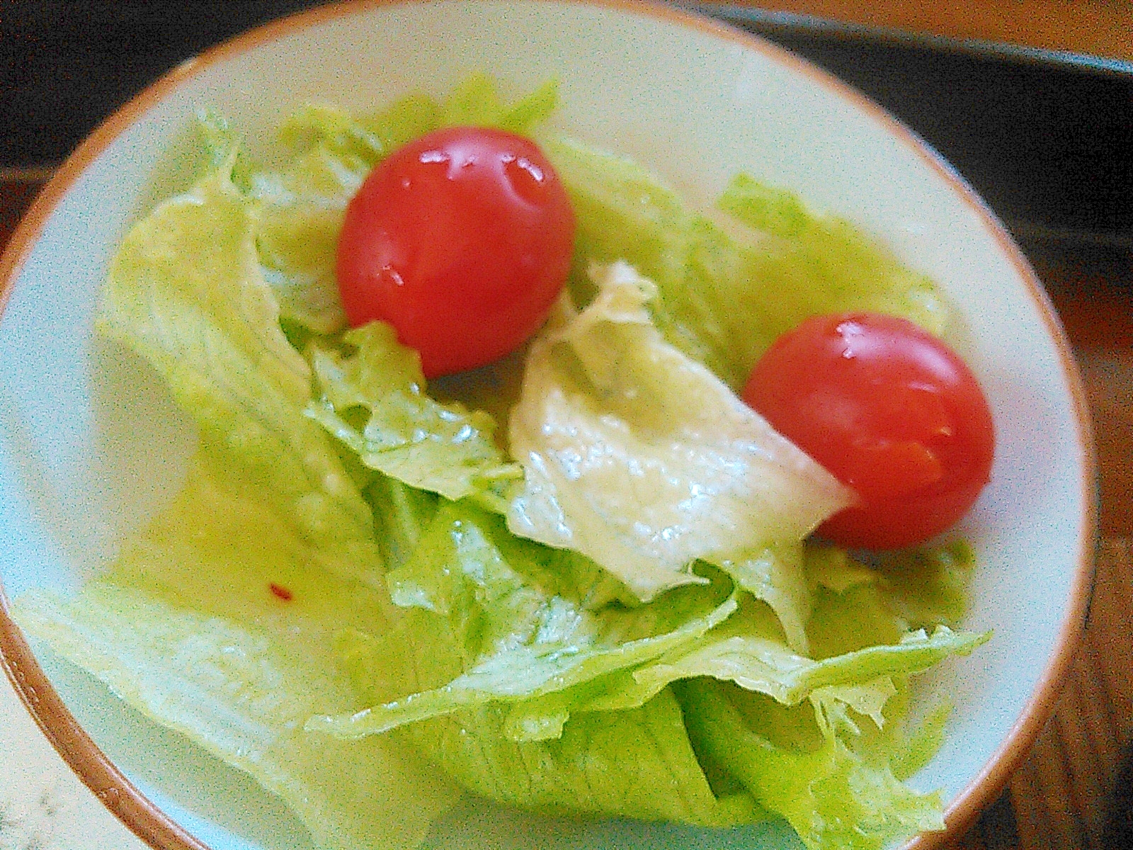 リーフレタスとミニトマトの甘酢サラダ