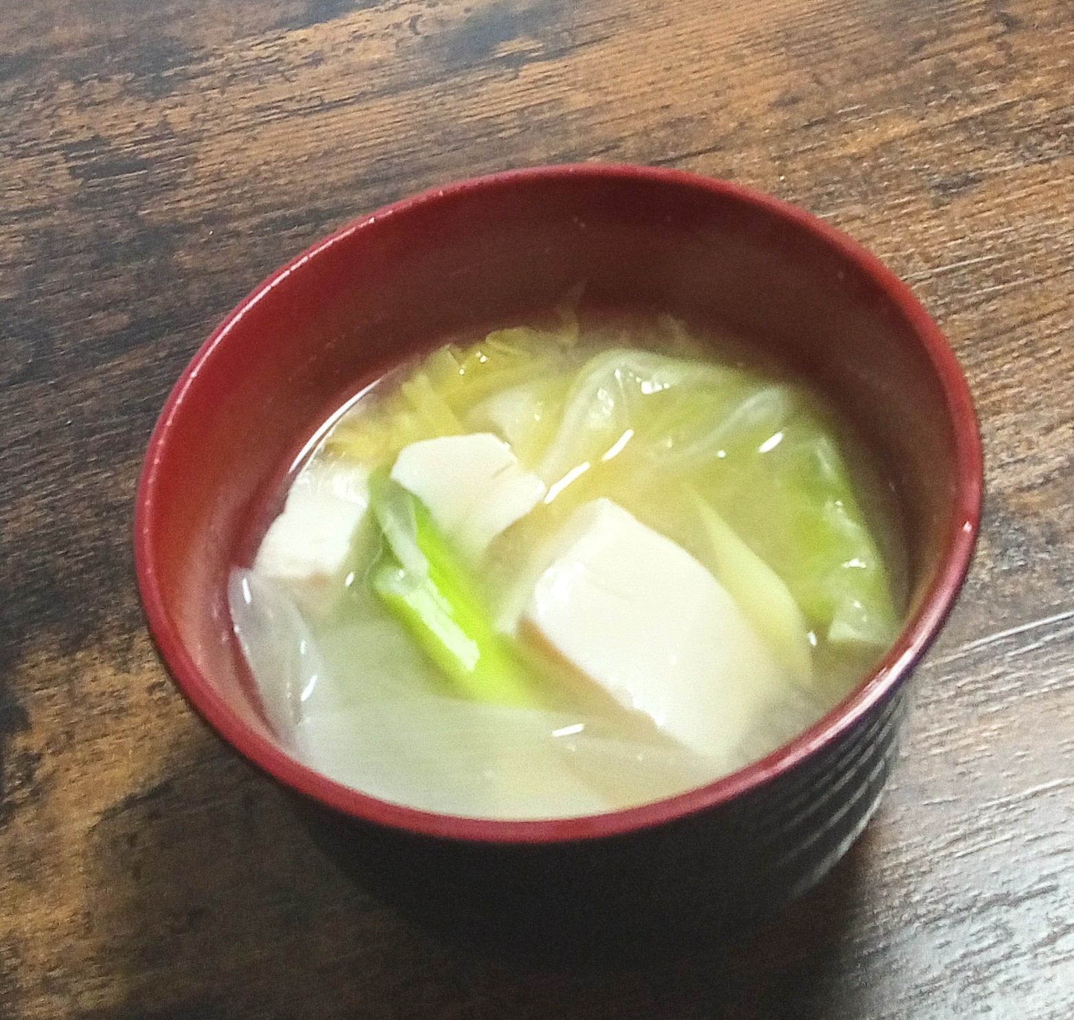 春キャベツと豆腐のお味噌汁