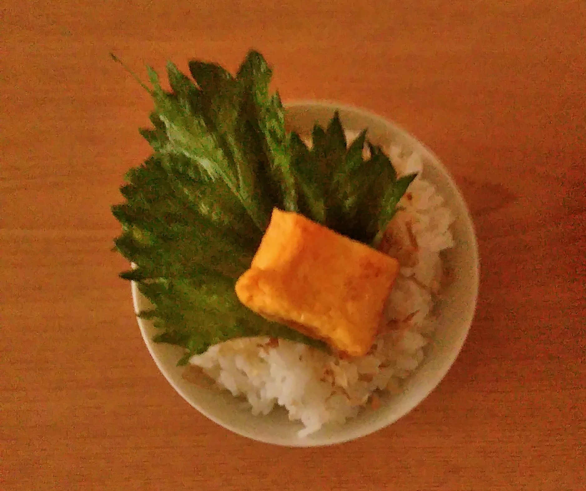 卵焼きとしそのせご飯