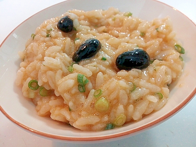 卵黄と蒸し黒豆と葱の混ぜご飯