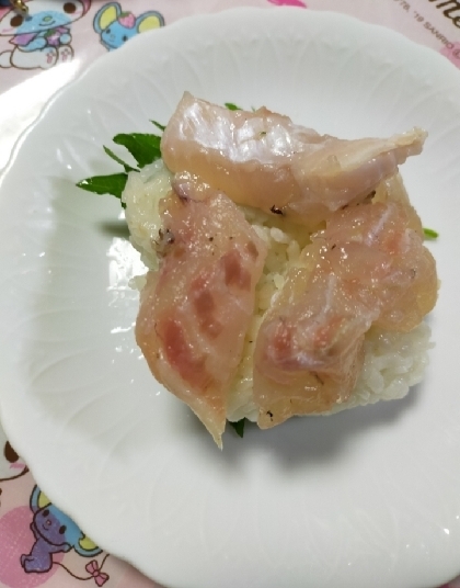 すずきとめじなの海鮮丼