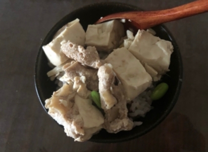 豚肉の旨味が豆腐に染みて食欲増進！簡単肉豆腐