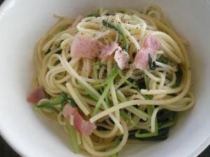 水菜とベーコンのパスタ