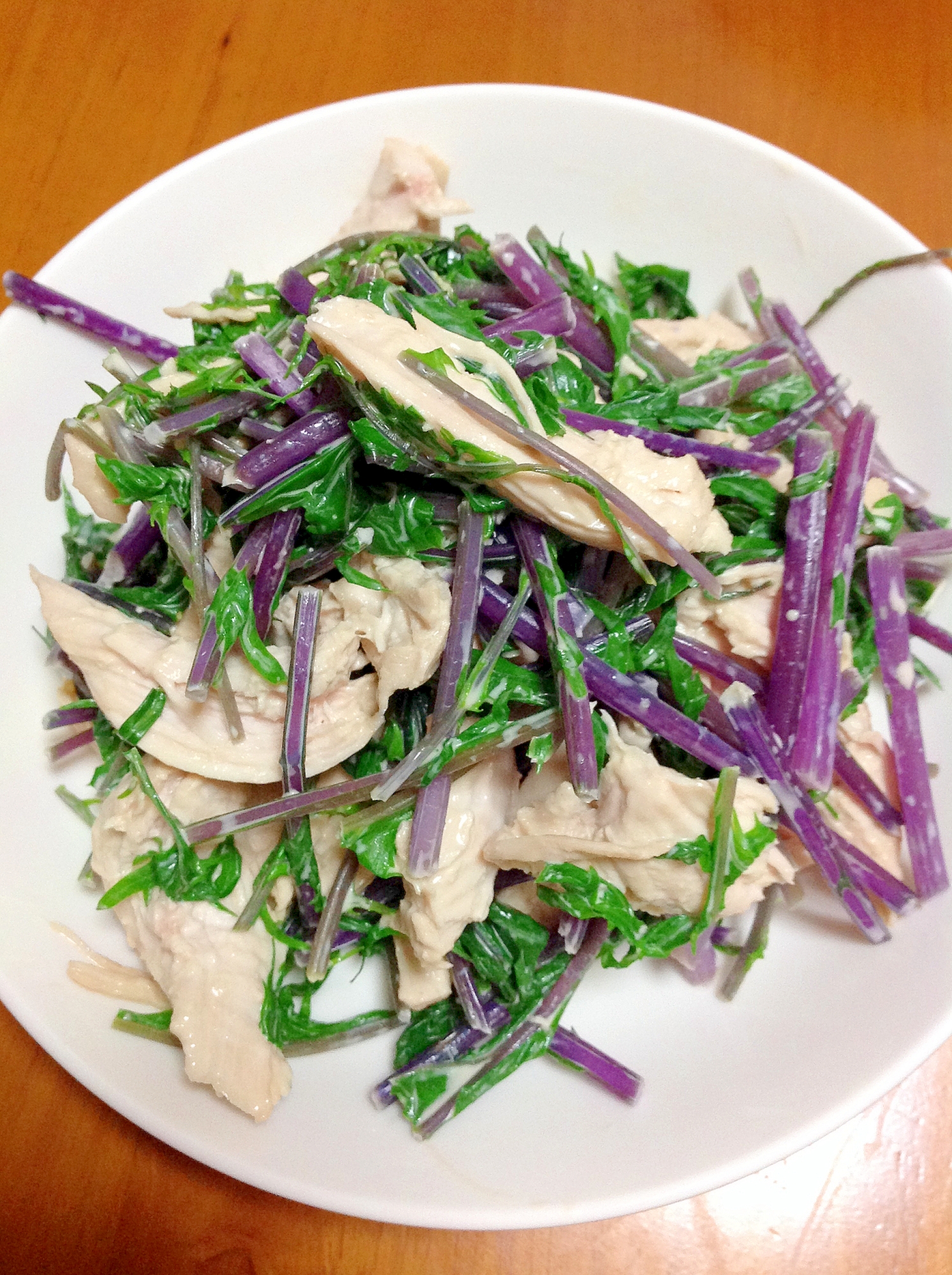 紫水菜と胸肉わさびマヨネーズ和え