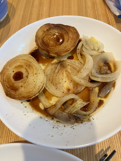 あったかトロッ！肉厚玉ねぎのステーキサラダ