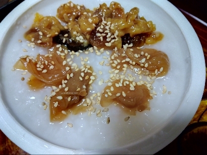はちみつ梅ととろろ昆布と鰹節の醤油かけご飯