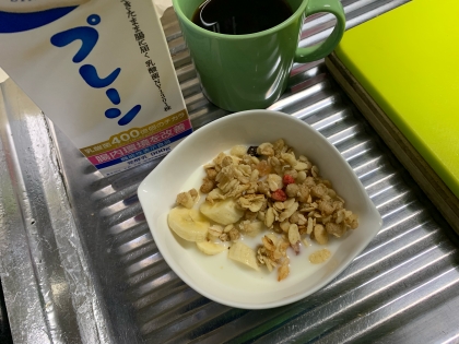 朝食に☆フルグラとバナナのはちみつヨーグルト