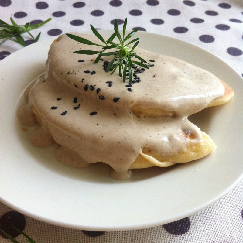 パンケーキ〜練りごま豆乳ソース〜