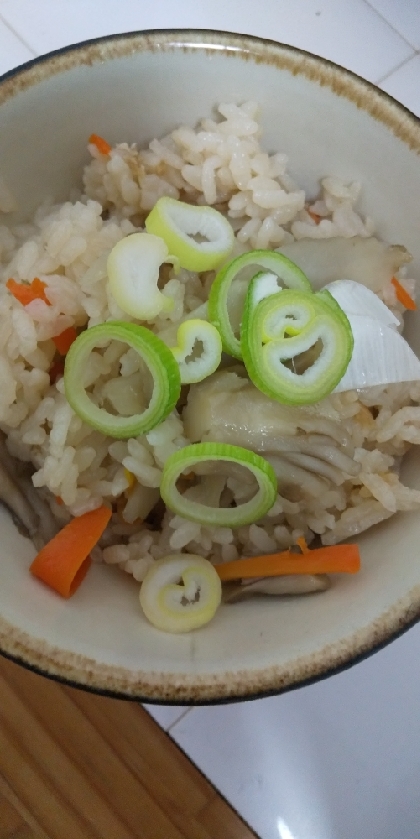 炊き込みご飯大好きな家族の為に作ってみました～☆とっても美味しくて好評でした！ごちそうさまでした(*´∀人)