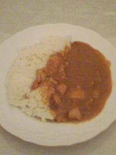 正にレストランのお味ですね。私は白桃の缶詰めで作りました。作り終えて質問致します。お水はルーの分量分ですか？トマト缶なジュース入れる時一緒にしました。本当美味ね