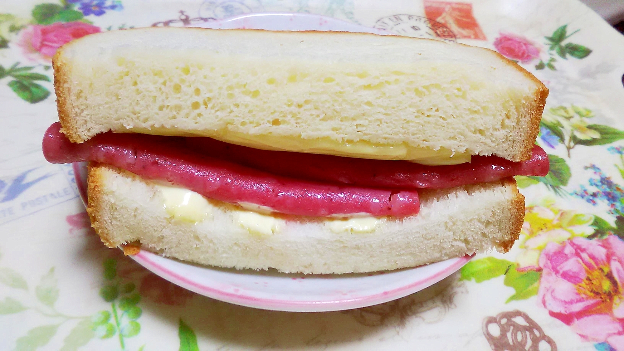 ビアソーセージとチーズのトーストサンド