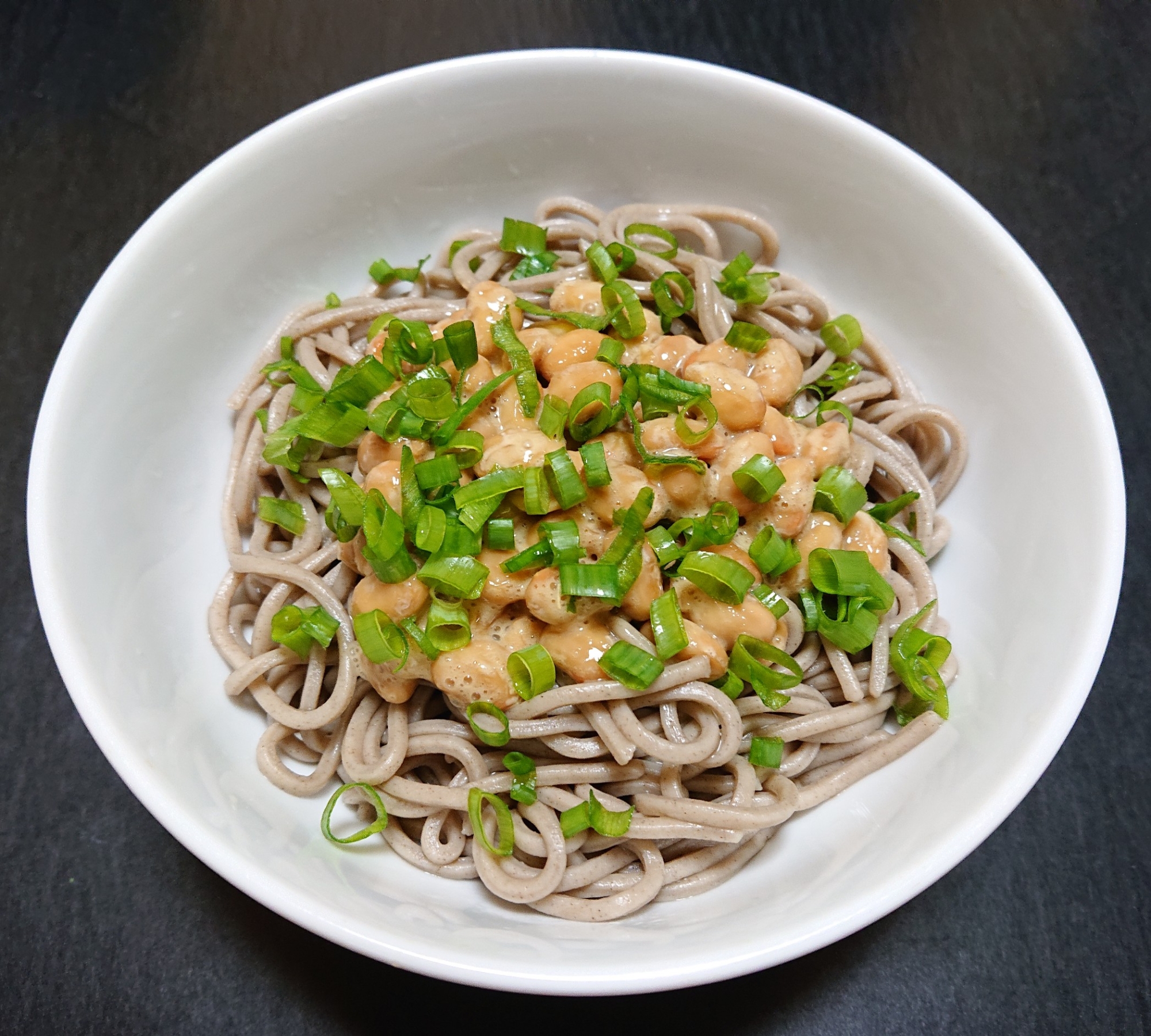 中粒納豆で☆冷やしぶっかけ納豆蕎麦