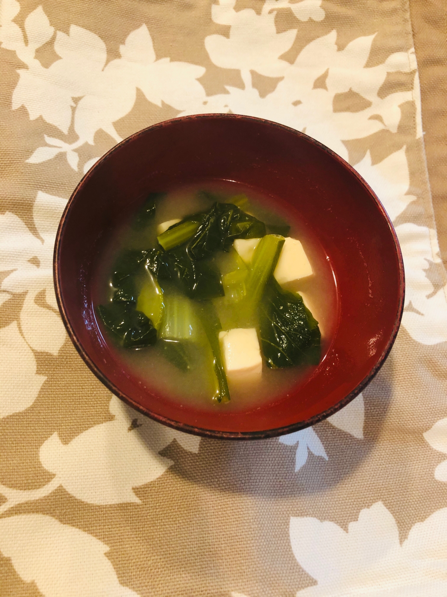 栄養たっぷり♡小松菜の味噌汁