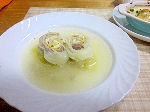 白菜・豚バラ肉・油揚げの巻ロールスープ