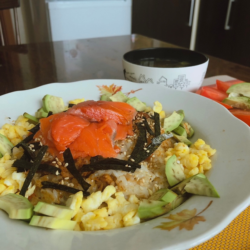 彩豊か♫チラシ丼