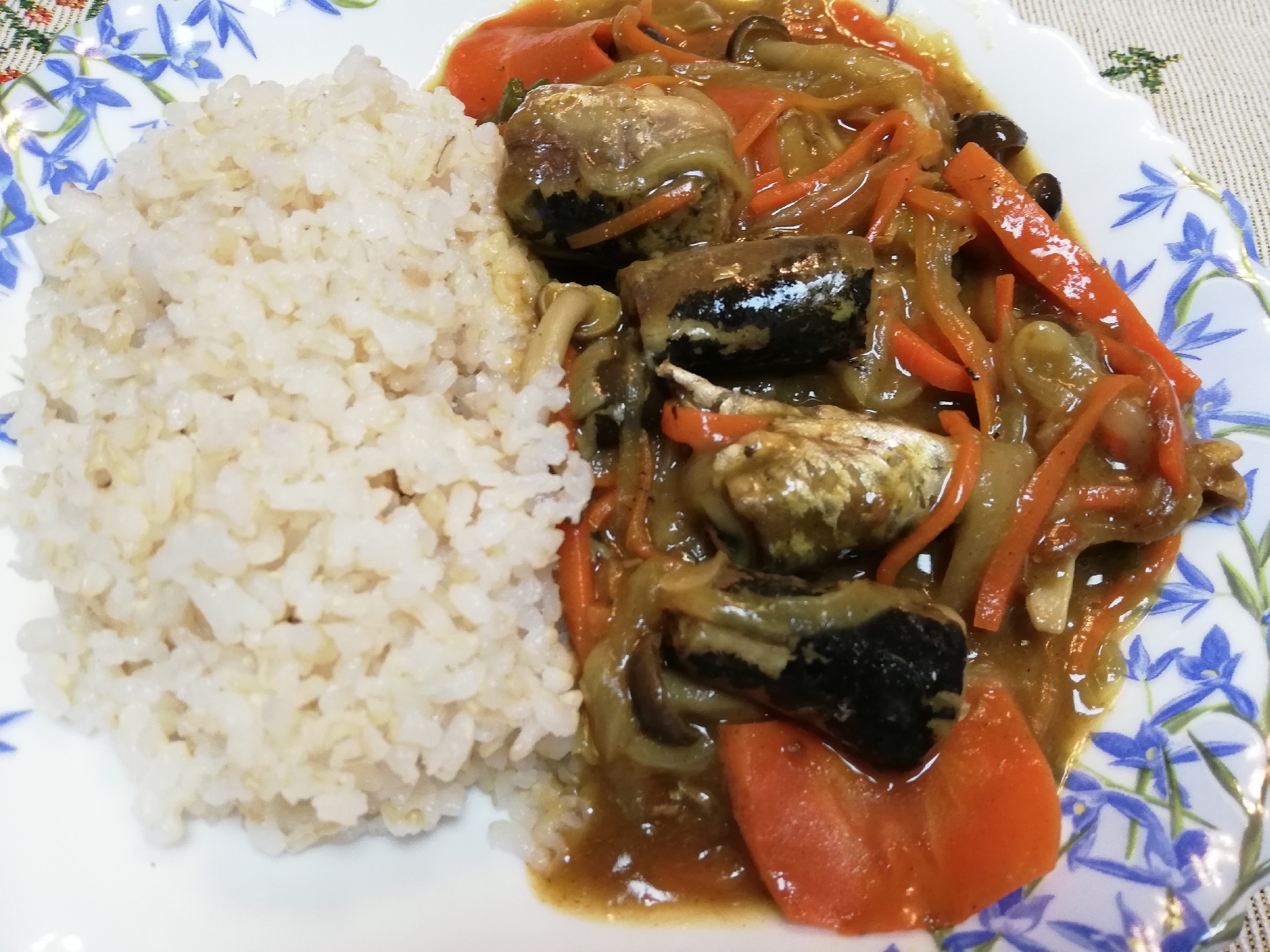 いわし水煮缶とたっぷり干し野菜カレー