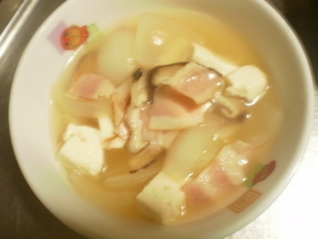 ベーコン玉ねぎの簡単スープ