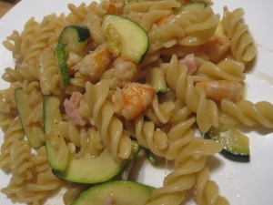 エビとズッキーニのガーリックオイルパスタ