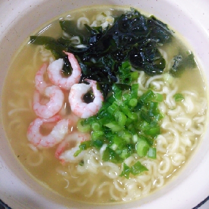 海老ワカメラーメン