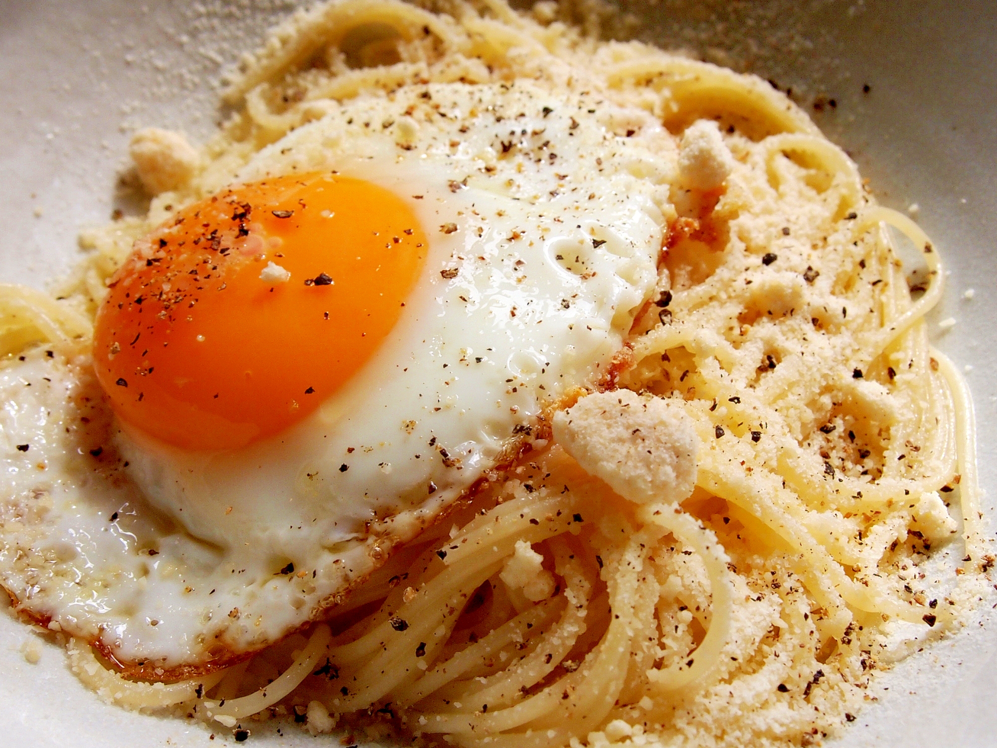 簡単！のっけるだけの目玉焼きスパゲッティ