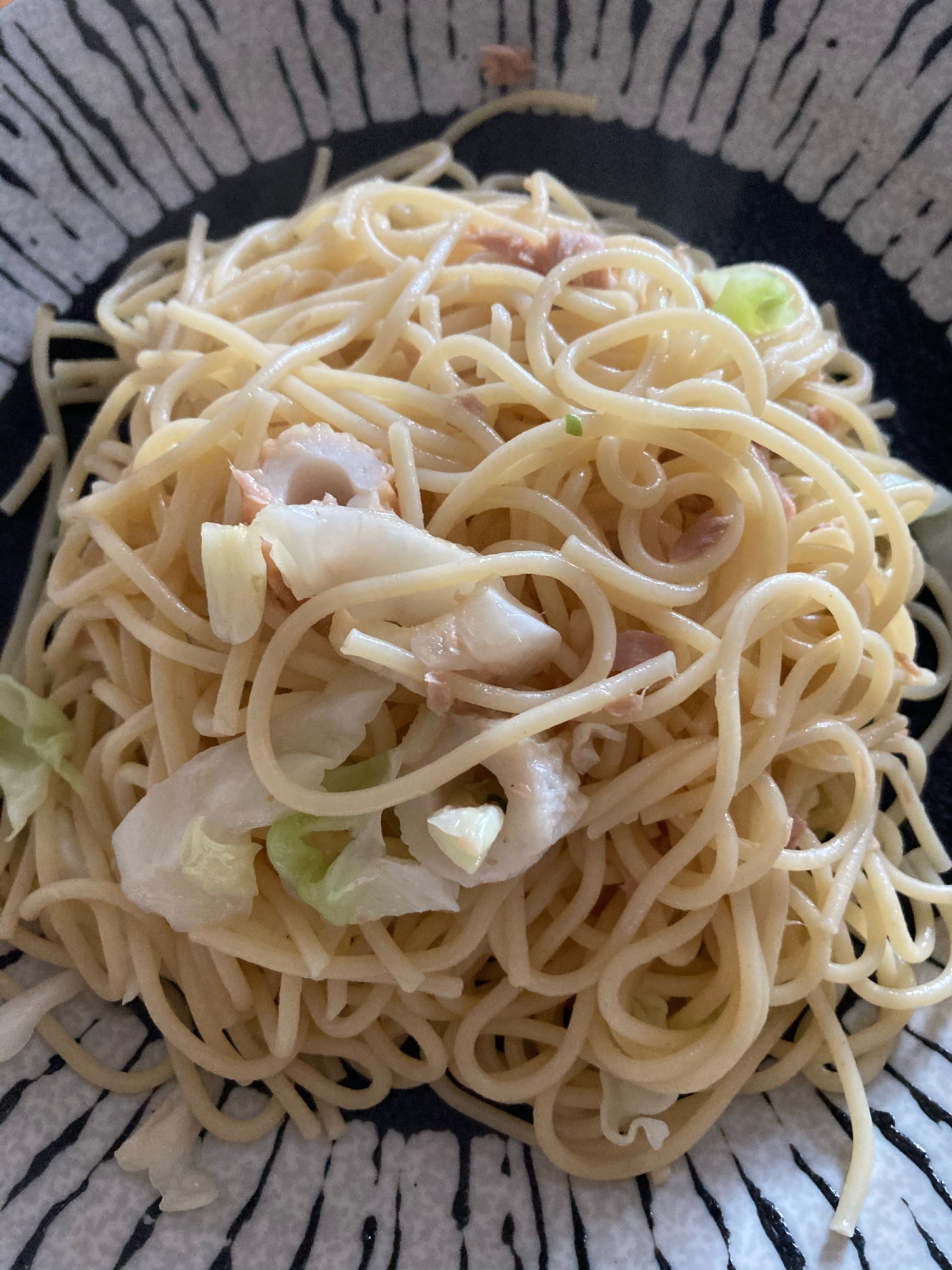 ツナとキャベツとちくわのパスタ