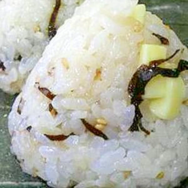 塩昆布とチーズ おにぎり レシピ 作り方 By こりらっと 楽天レシピ 塩昆布とチーズ おにぎり レシピ 作り方 By こりらっと 楽天レシピ
