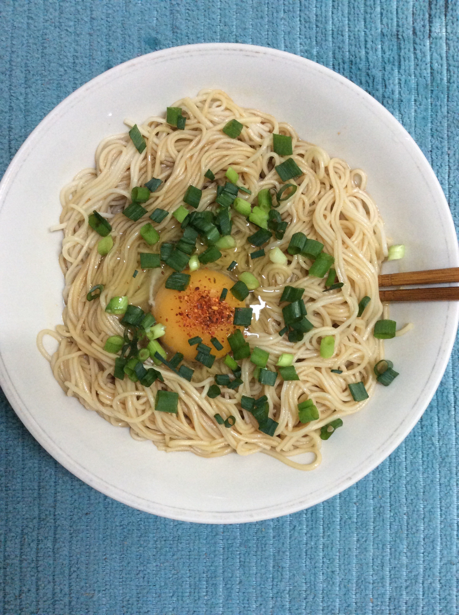 つけてみそかけてみそで♪甘味噌釜玉そうめん