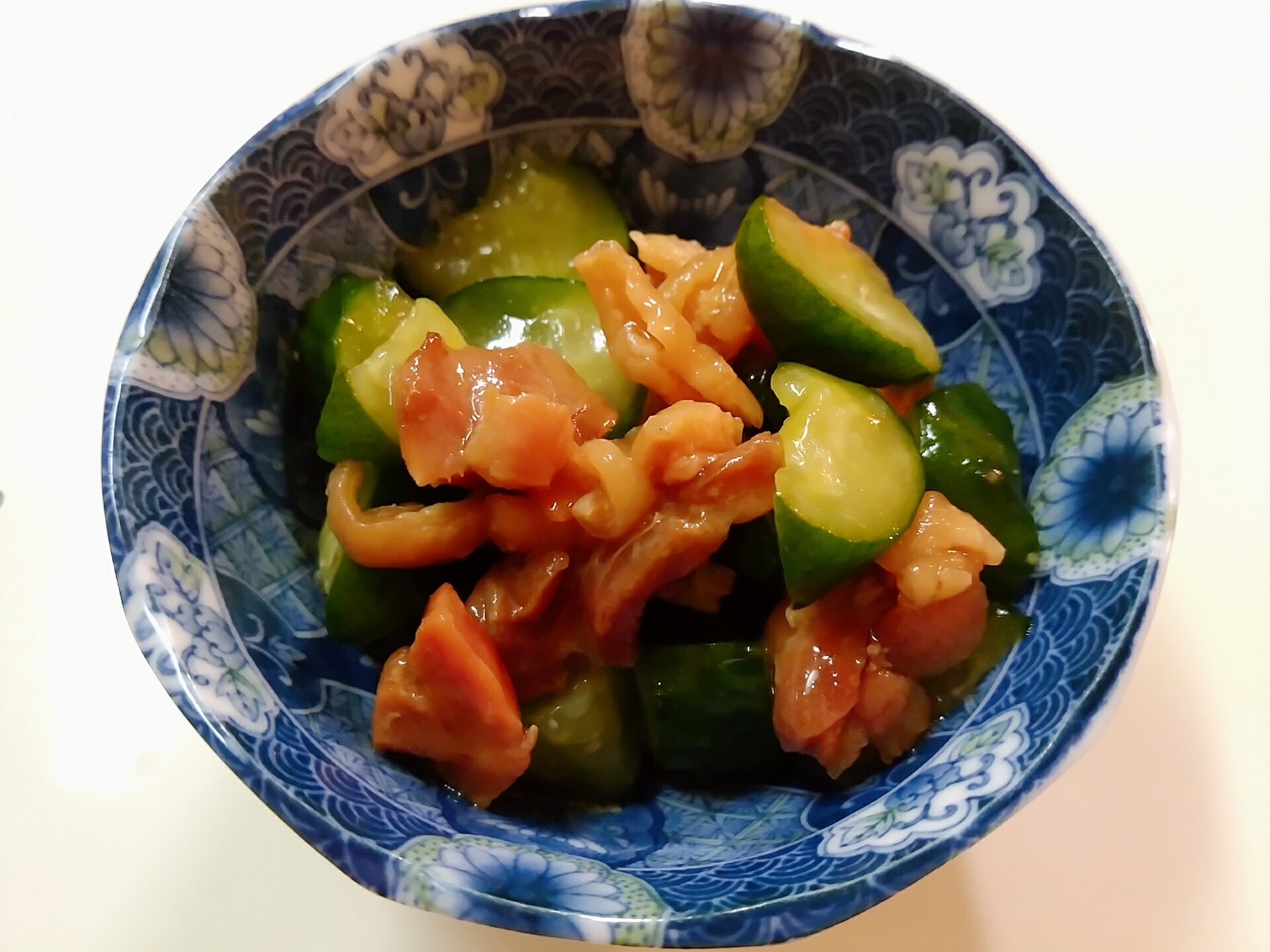 焼き鳥缶詰ときゅうり浅漬けの和え物